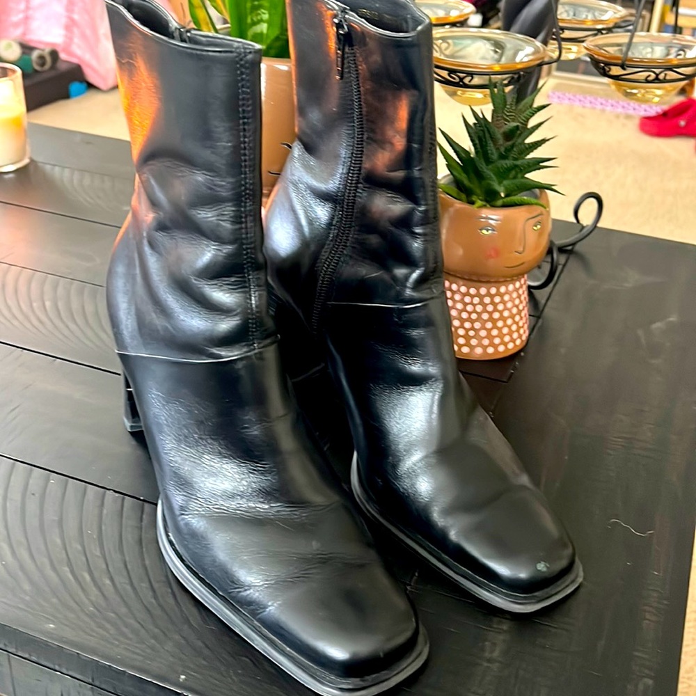 Short black heeled bootie